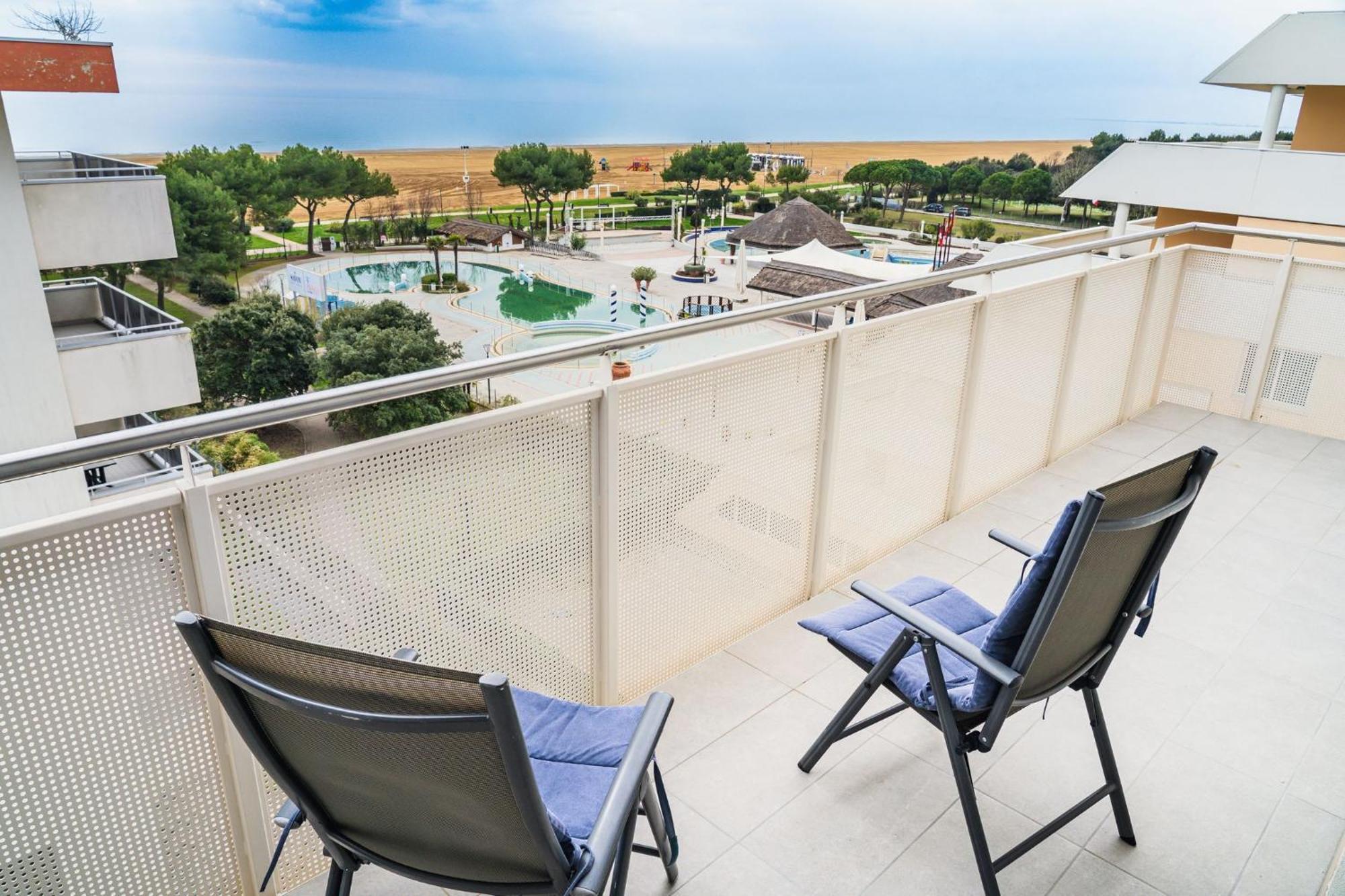 Appartamento Seafront In A Modern Building In Bibione